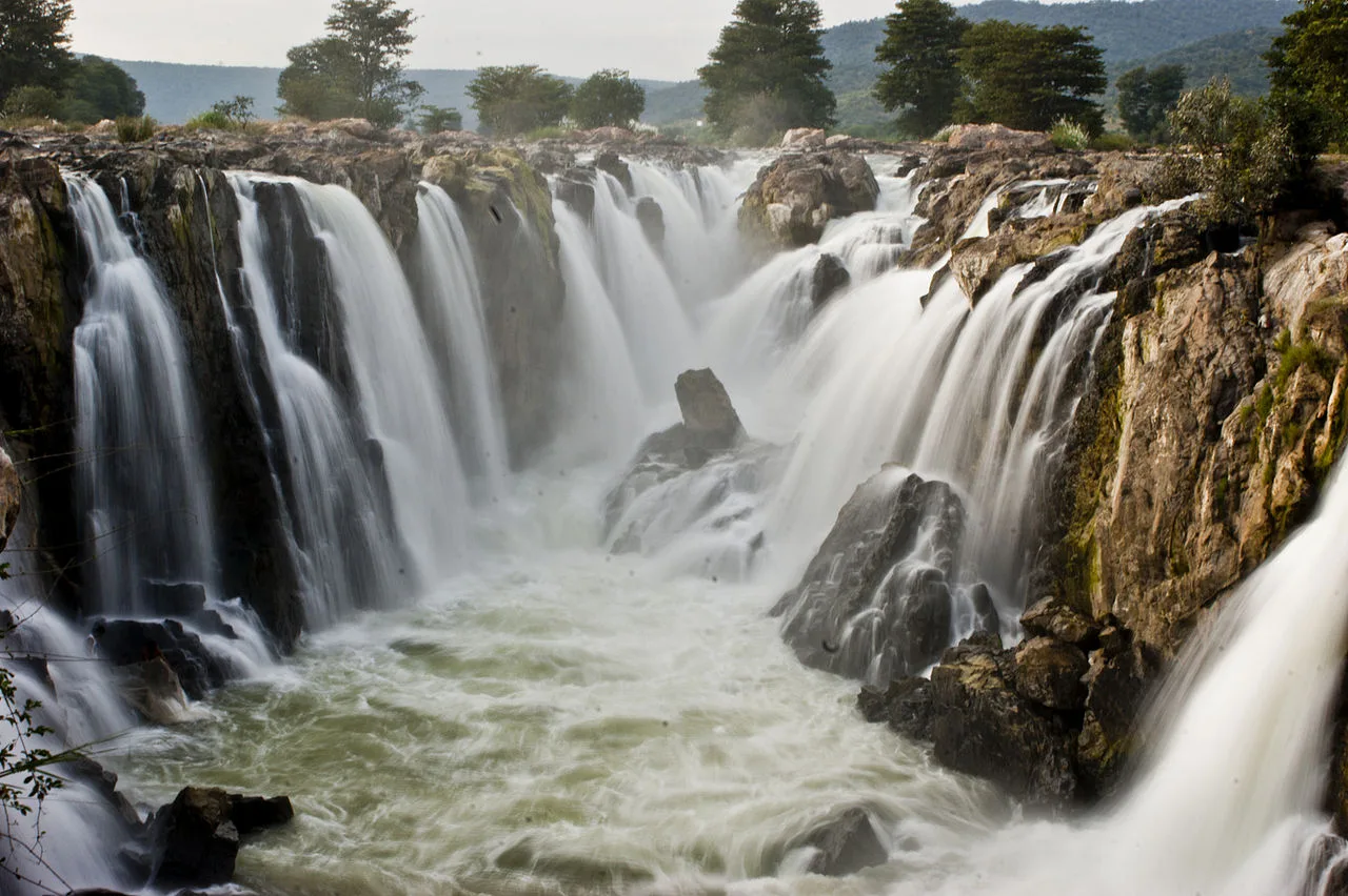 Read more about the article Hogenakkal Falls 2023: The Magnificent Beauty of South India