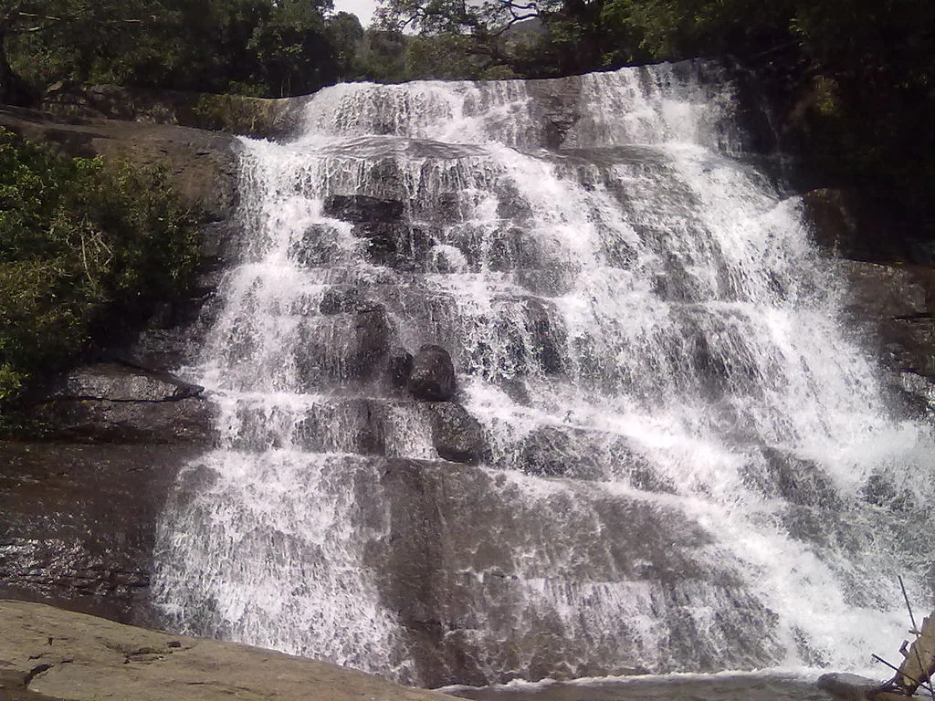 Suruli Falls 
